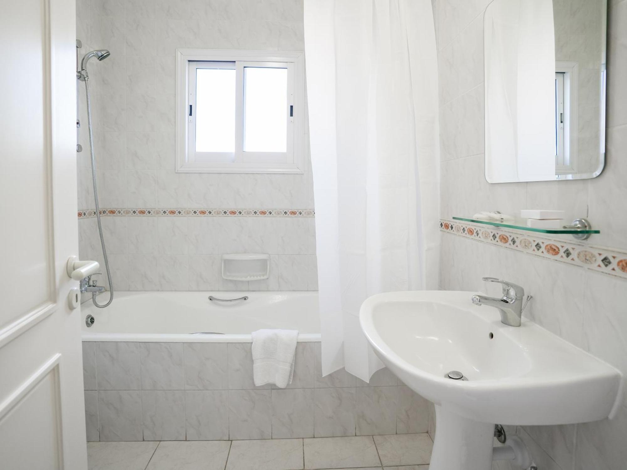 Resitour - Regina Gardens Appartement *